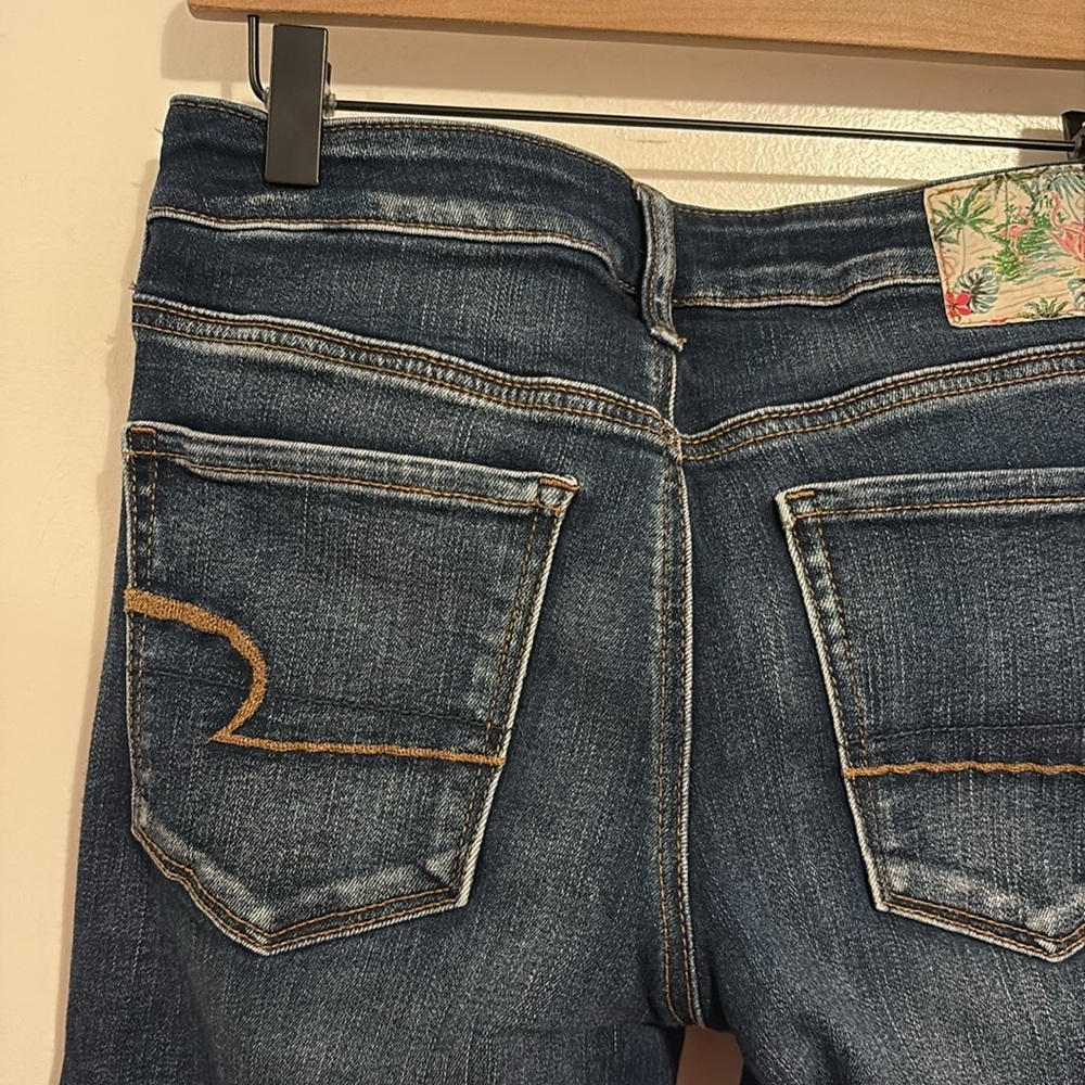American Eagle Outfitters Dark Blue Skinny Jeans size 6 straight legged - Picture 9 of 11